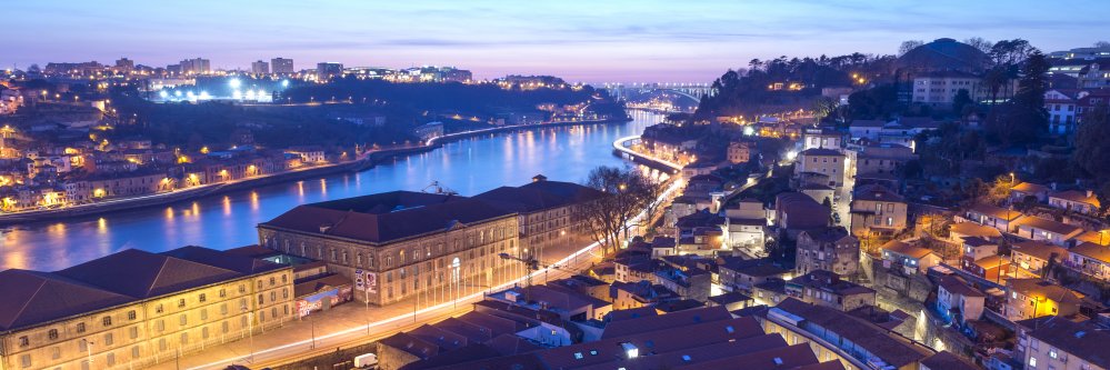 Oporto en hotel 4*, City Tour y crucero